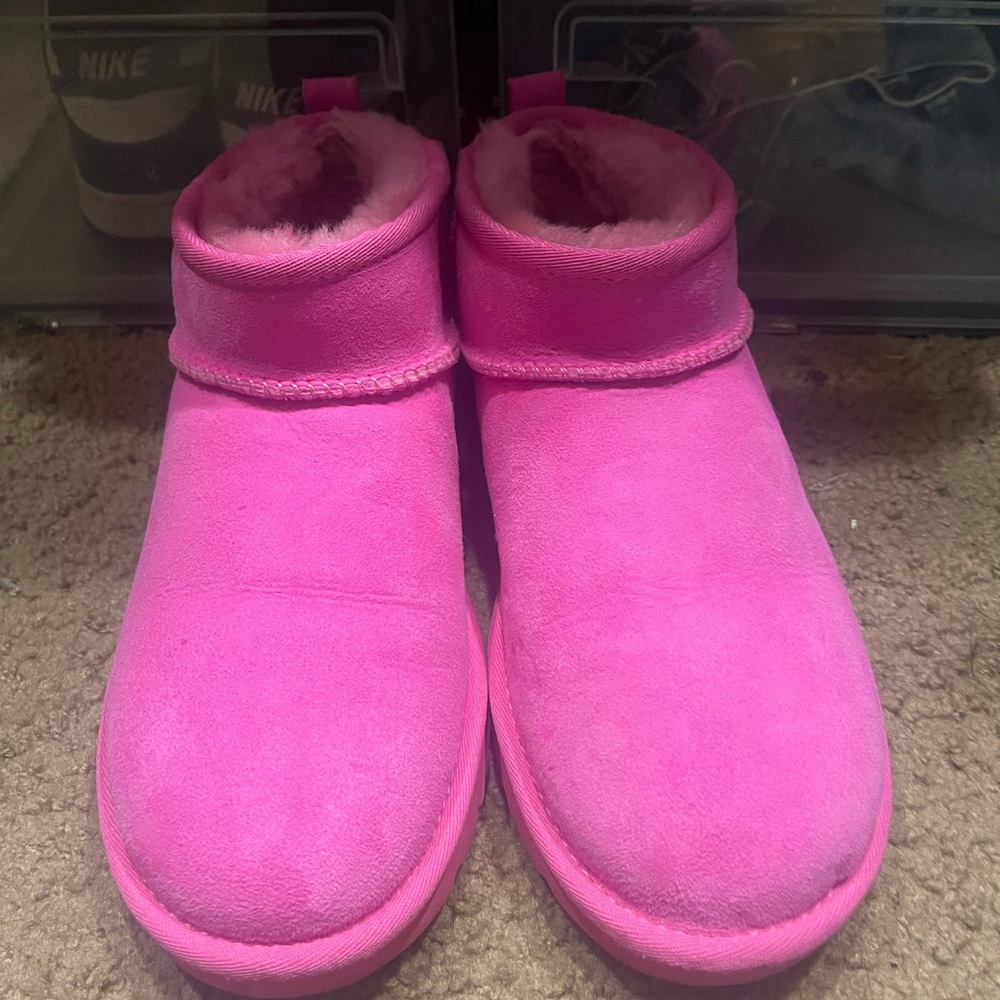 Pink uggs